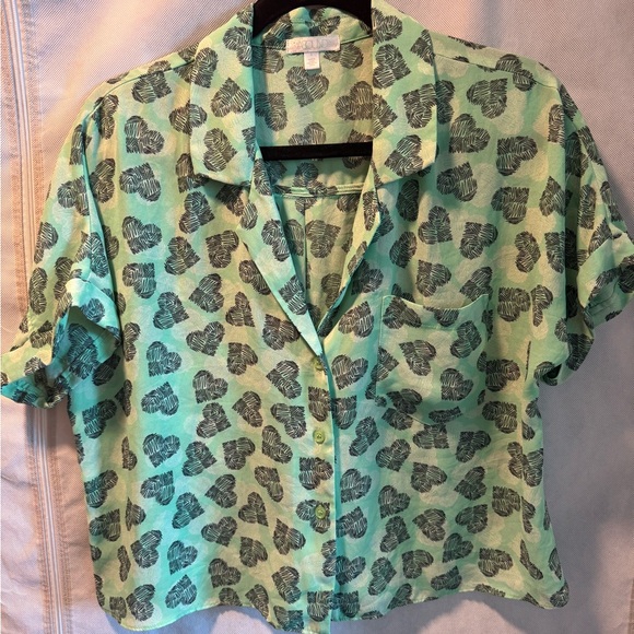 Green heart Print Women's Top - Picture 1 of 1
